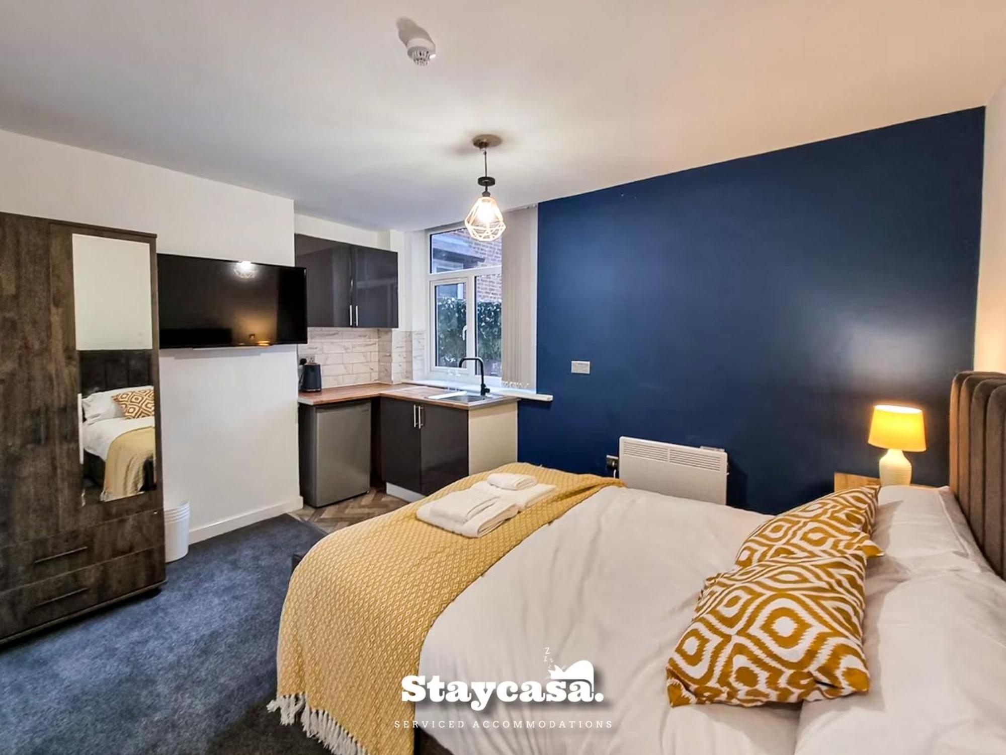 Delightful Spacious Haven With Large Driveway แมนเชสเตอร์ ภายนอก รูปภาพ