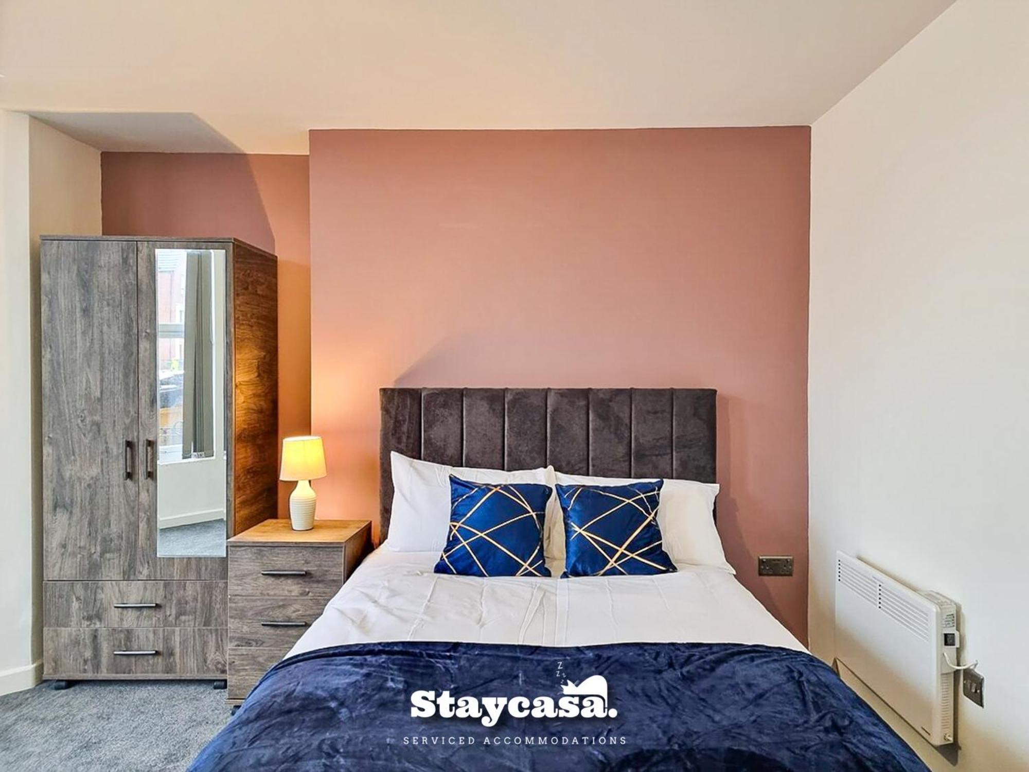 Delightful Spacious Haven With Large Driveway แมนเชสเตอร์ ภายนอก รูปภาพ