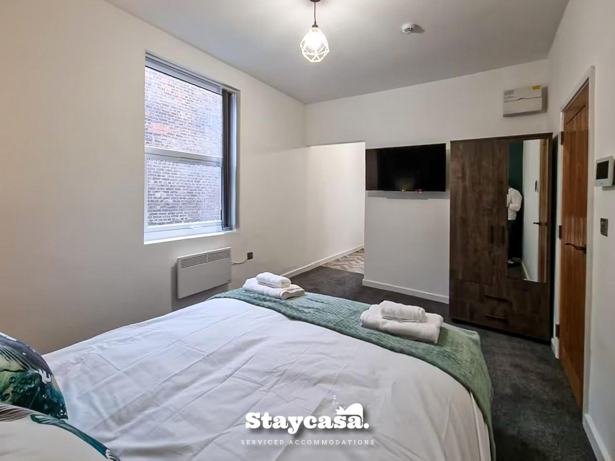 Delightful Spacious Haven With Large Driveway แมนเชสเตอร์ ภายนอก รูปภาพ
